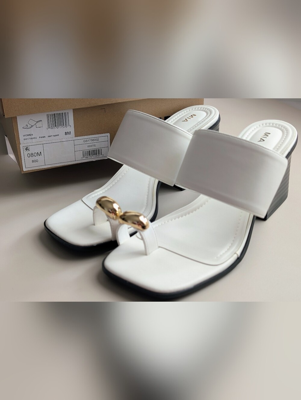 NWT MIA White Square Toe Toe Loop Block Heel Sandals Size 8 MSRP $79.99